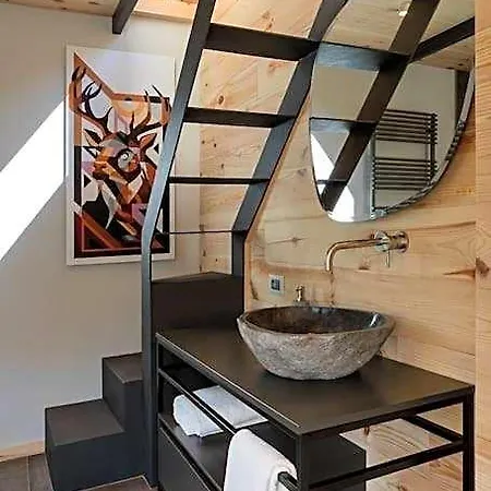 Tir Longë Chalet