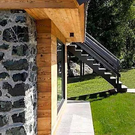 Tir Longë Chalet