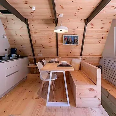 Tir Longë Chalet