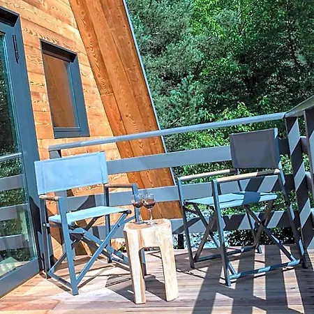 Tir Longë Chalet *