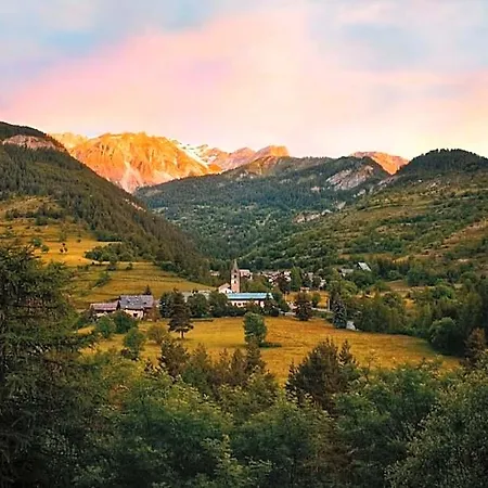 Tir Longë Chalet *