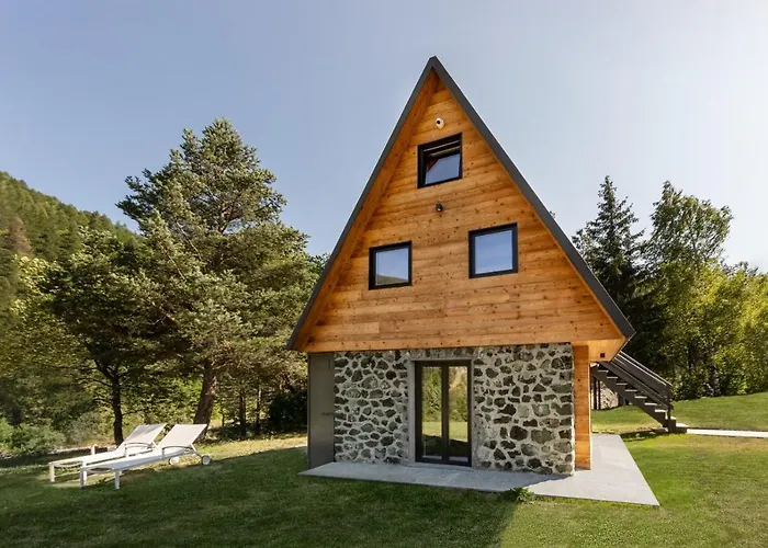 Tir Longe Chalet *